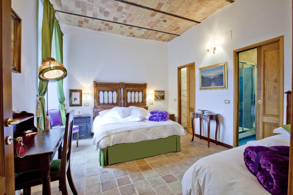 B&B Il Marchese Del Grillo Sulmona Rom bilde