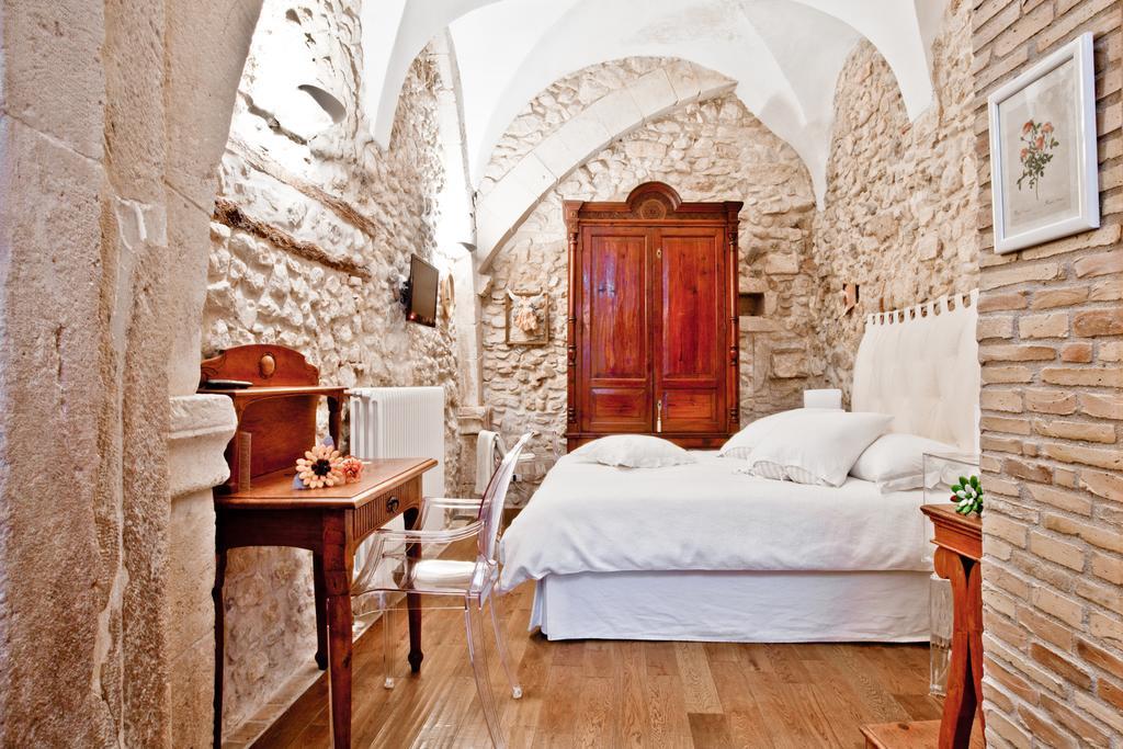 B&B Il Marchese Del Grillo Sulmona Rom bilde