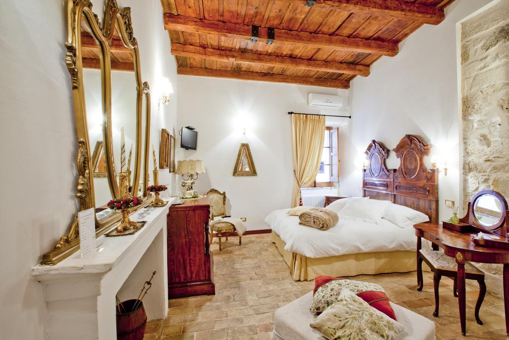 B&B Il Marchese Del Grillo Sulmona Rom bilde